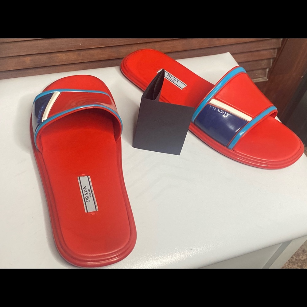 Prada Slides